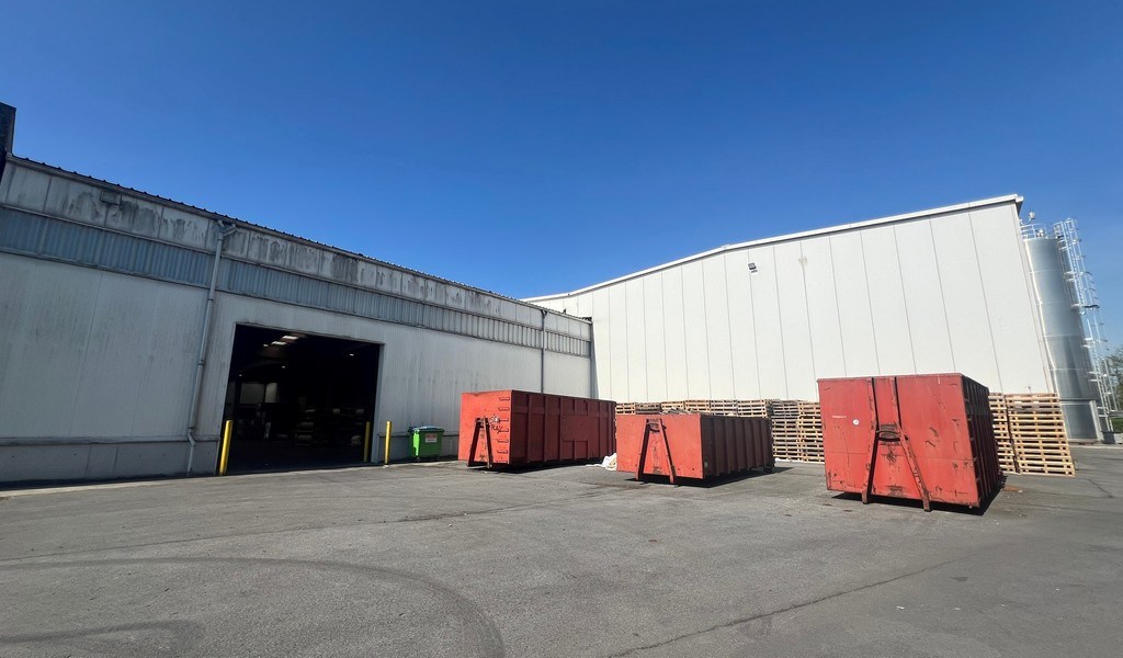 Logistiek bedrijfspand te huur in de haven van Gent