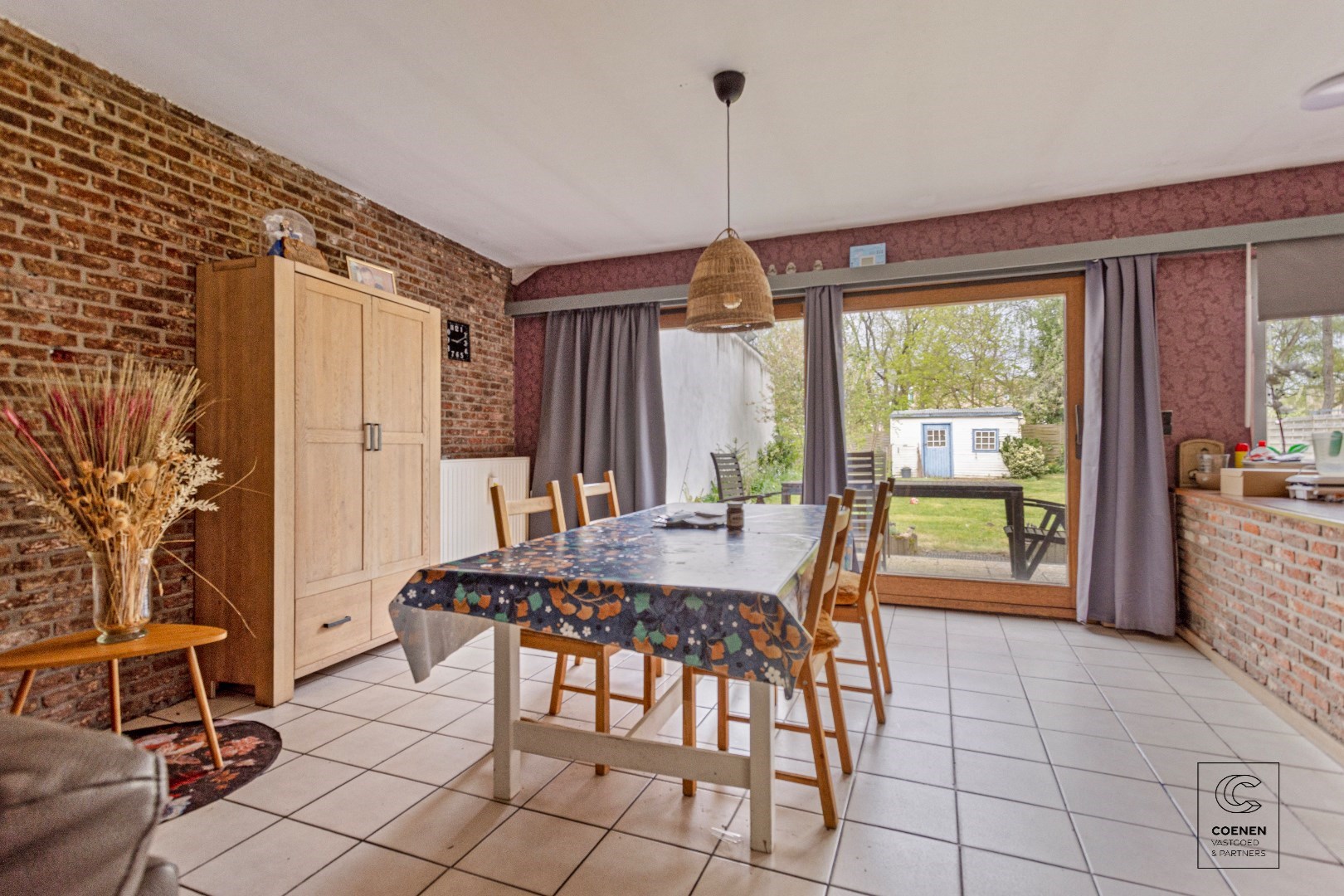 OPBRENGSTEIGENDOM bestaande uit twee appartementen en twee studio's op een perceel van 568 m2 gelegen op een uitstekende locatie te Hoboken 