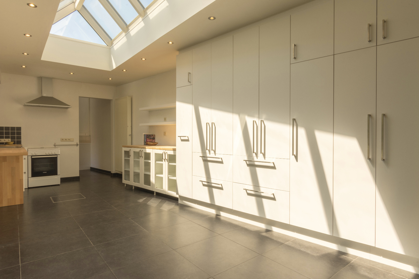 IN OPTIE Ruime en totaal vernieuwde woning in het dorp van Zaffelare 