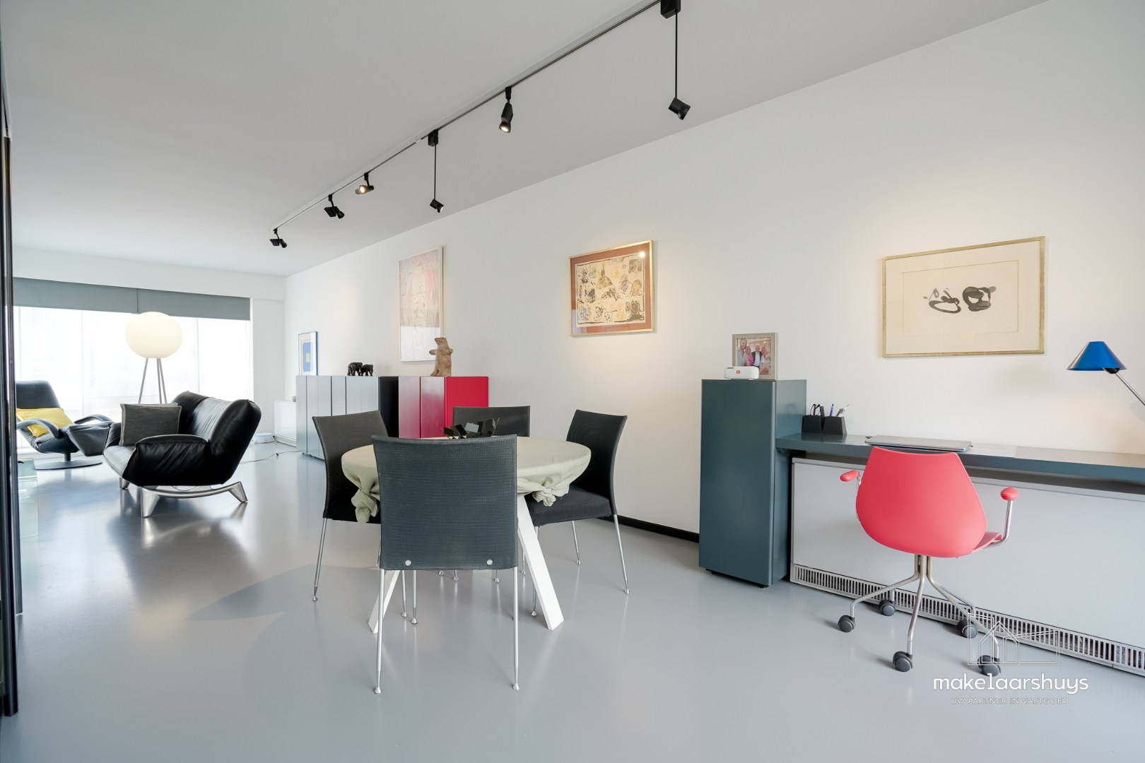 Goed onderhouden bel-etage met lift (regio Planet Group Arena) 