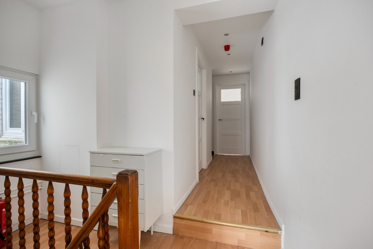 Woning met 4 slaapkamers, 2 badkamers, terras in centrum Leuven ! – EPC 187 kWh/m² - bewoonbare opp. 184m² 