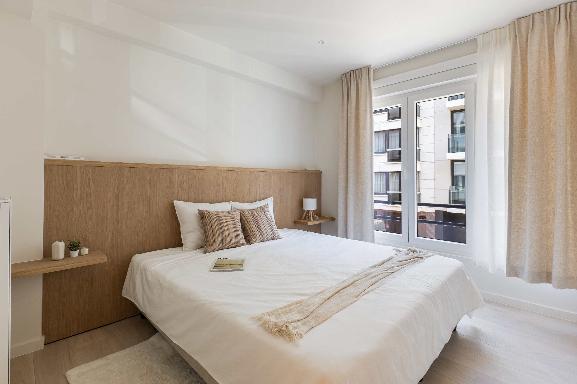 Appartement de 3 chambres à vendre à deux pas de la plage et de la place de la Tour de Lumière. 