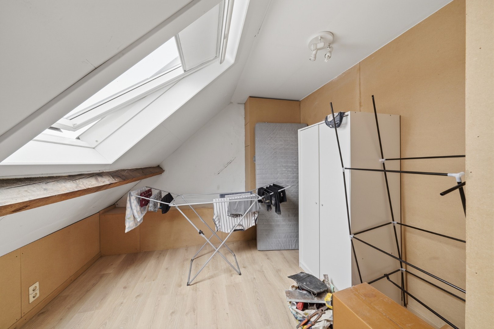 Ruime woning met veel mogelijkheden te Oostende 