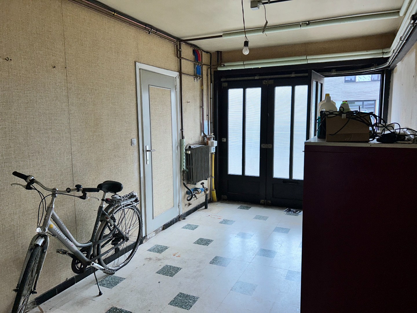 Degelijke woning met, garage, 3 slaapkamers en tuin op 271m² 