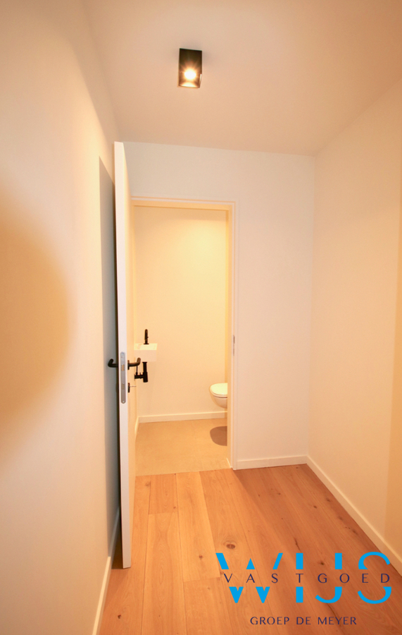 Zeer aangenaam gelijkvloers appartement met tuin te Belzele ! 