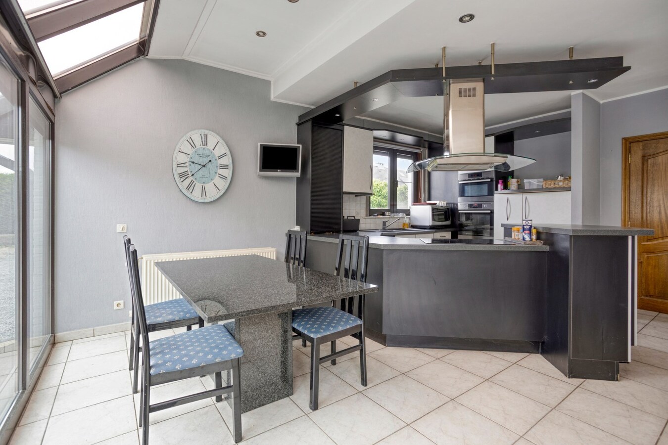 Stijlvolle villa met tuin en dubbele garage te Tienen 