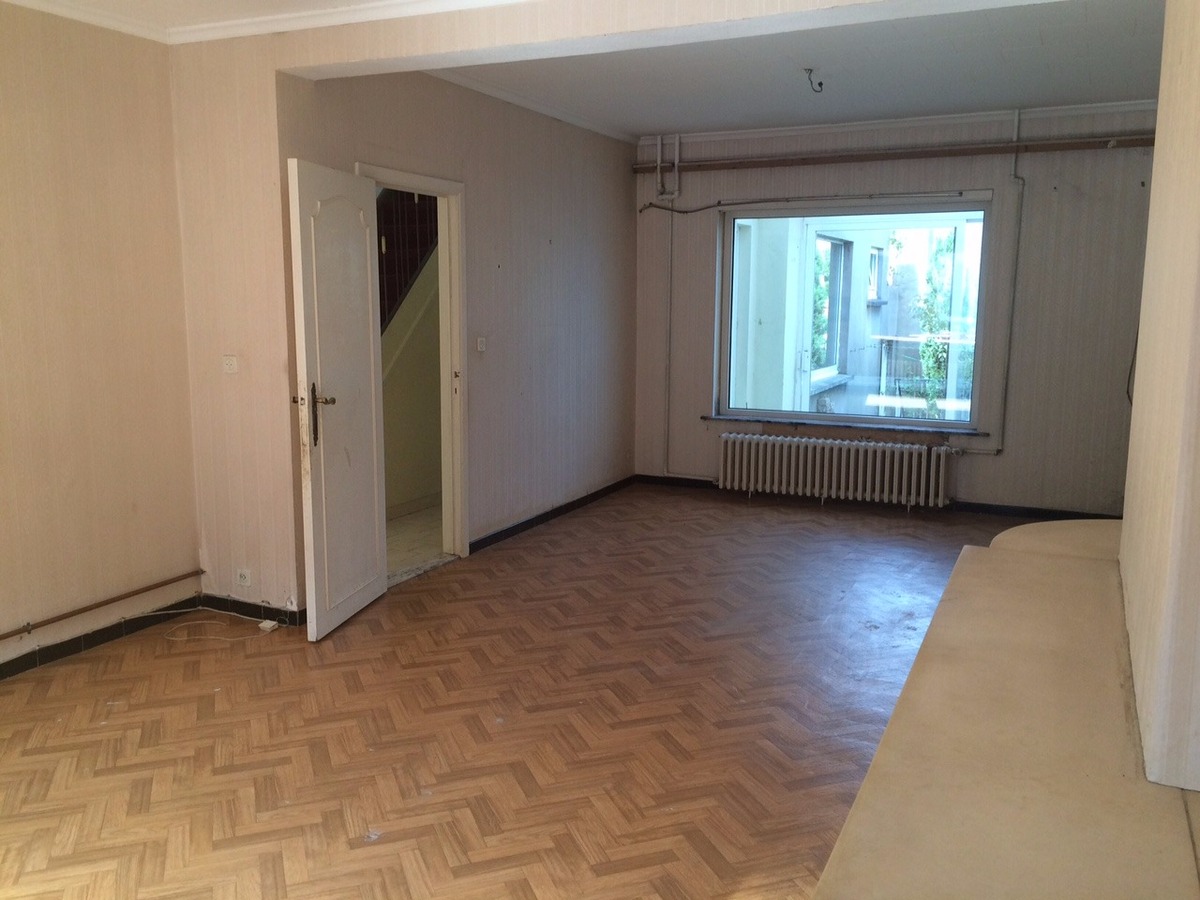 OP TE KNAPPEN RIJWONING MT VERANDA EN STADSTUINTJE TE BREDENE SAS 