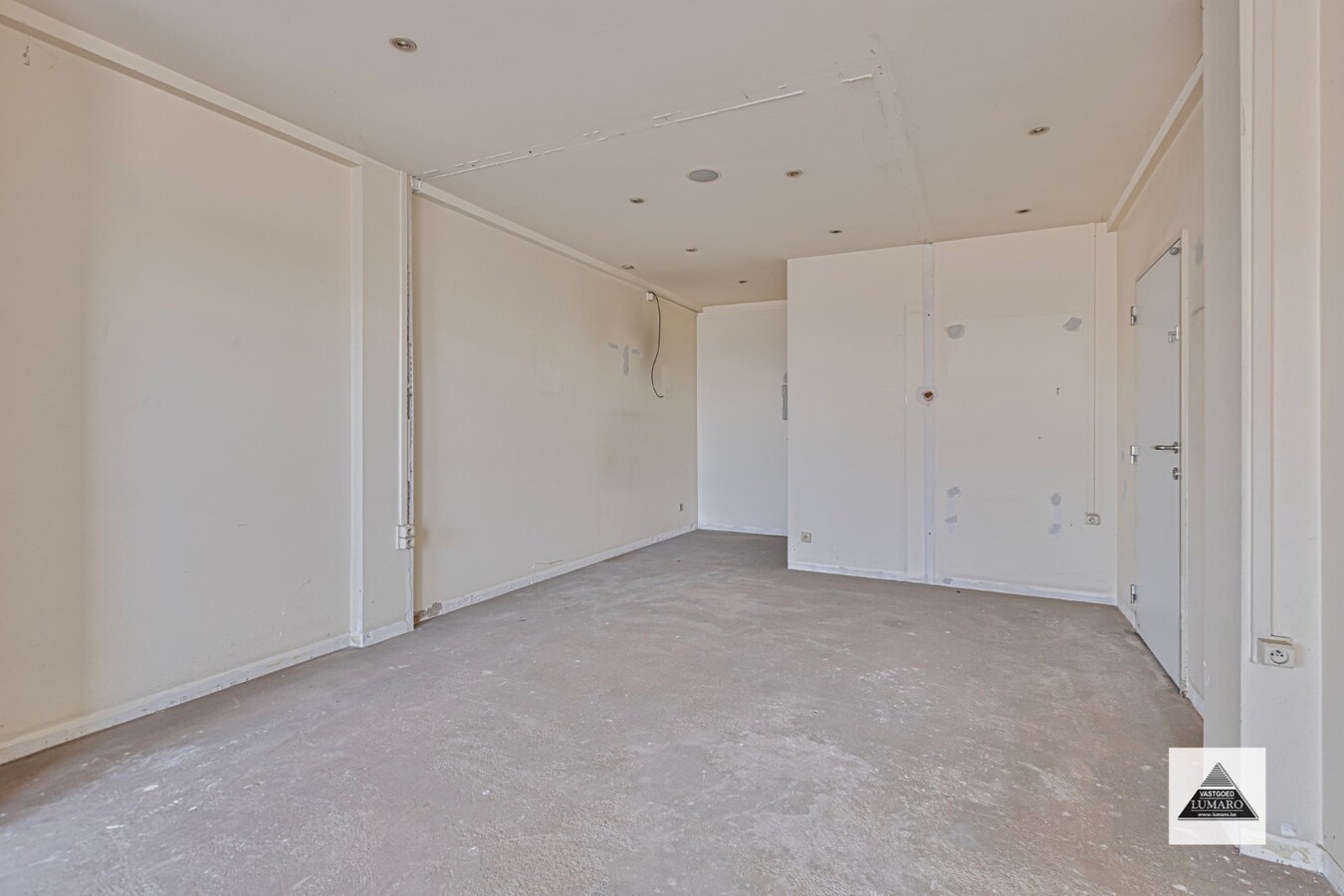 Handelsruimte/praktijkruimte van 23 m² op commerciele locatie! 