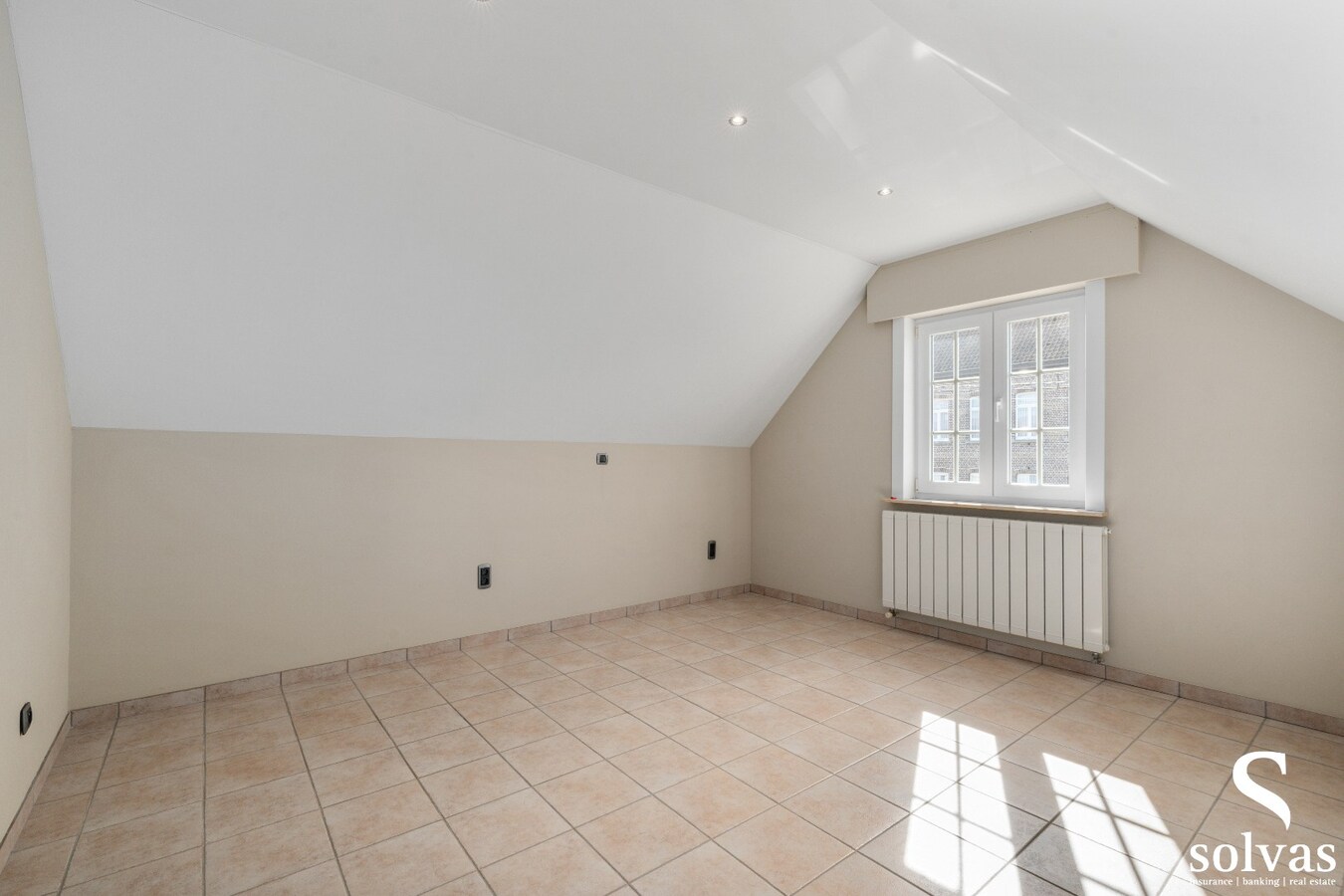Prachtige open bebouwing met 4 slaapkamers in Poesele, bouwjaar 2000, op 1070m² perceeloppervlakte, 270m² bewoonbare oppervlakte 