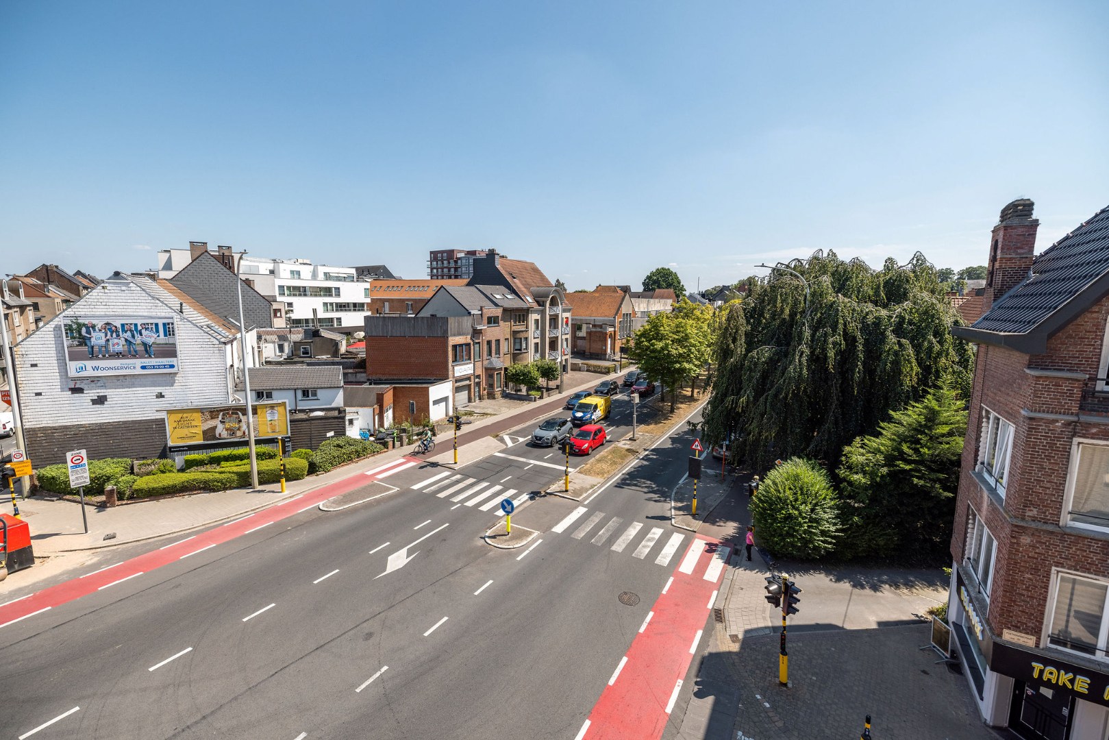 Ruim appartement met 2 slaapkamers, dubbele garage en twee terrassen te Aalst 
