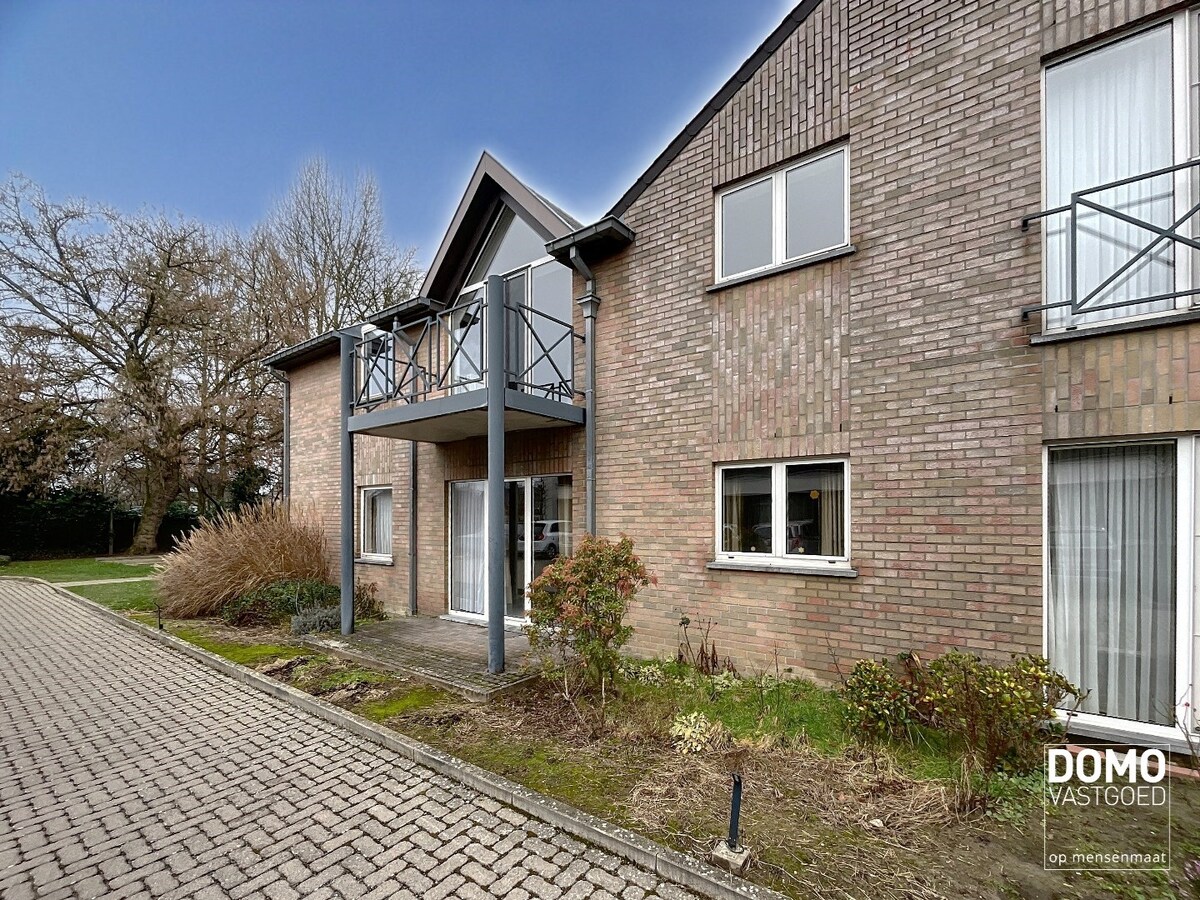 Ruime en instapklare assistentiewoning met zuidgericht terras, centraal gelegen in Kermt nabij Hasselt. 