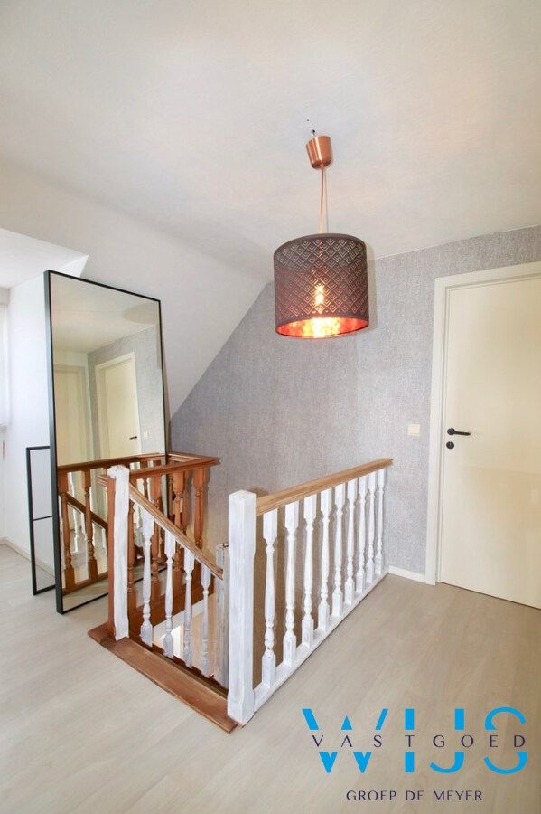 Instapklaar woonhuis met 4 slaapkamers, ruime tuin &amp; garage te ERTVELDE ! 