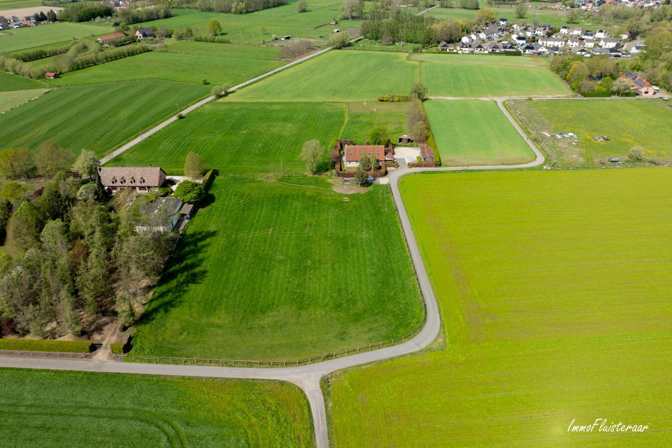 Prachtige woning met paardenfaciliteiten in rustige omgeving op ca. 9.983 m² te Berlaar (met optie aankoop aanpalende weides op ca.12.966 m²) 