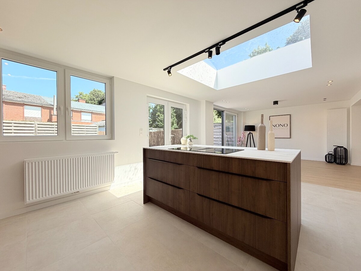 Prachtige gerenoveerde zeer ruime woning in een rustige wijk te  Gullegem ! *** NONO INSPIRED*** 