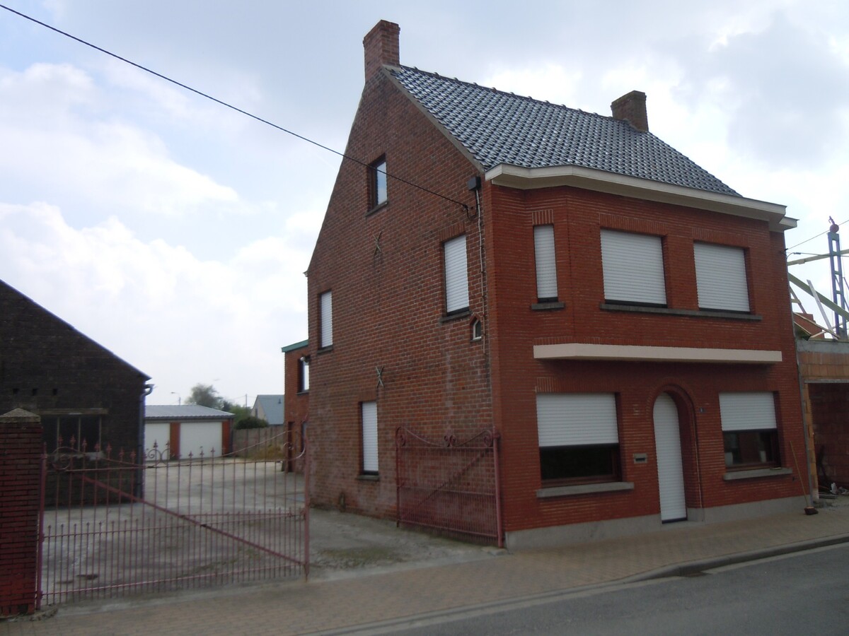Ruime woning met 4 slaapkamers in centrum Houthulst 