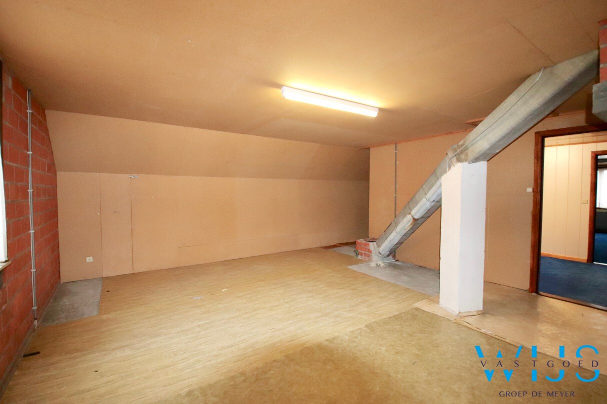 Zeer ruim instapklaar woonhuis ! 