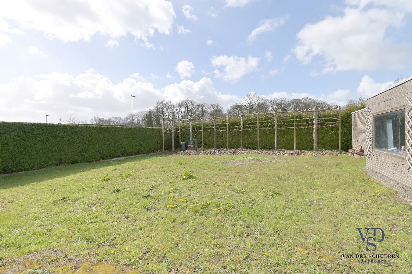 Tijdloze villa in residentiële wijk te Nazareth. 