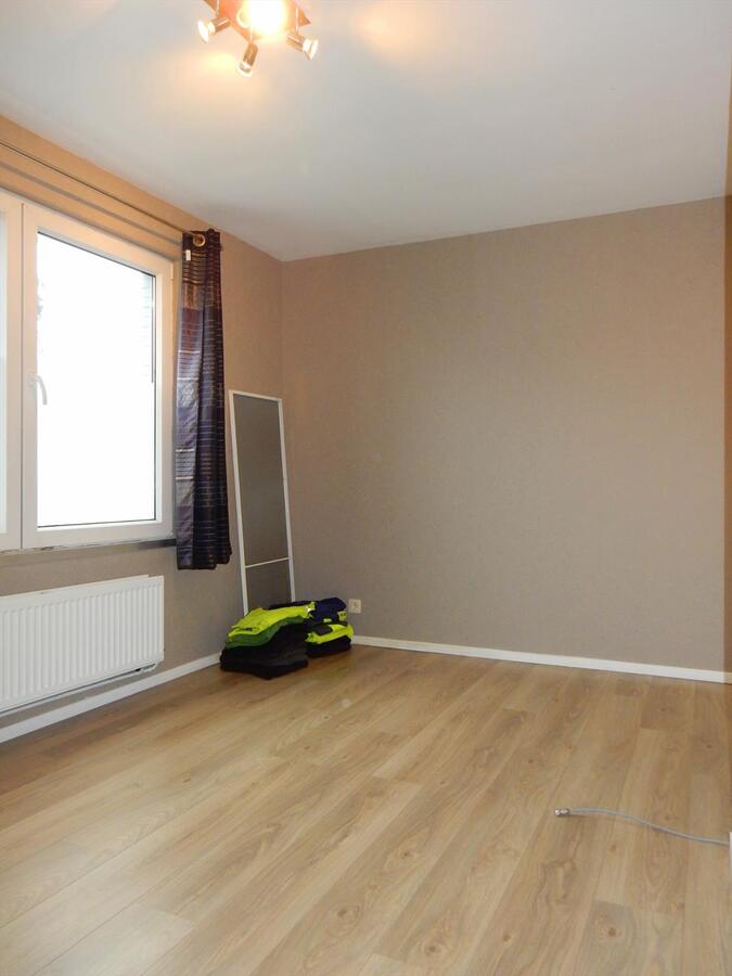 Half-open gerenoveerde woning te Jabbeke 