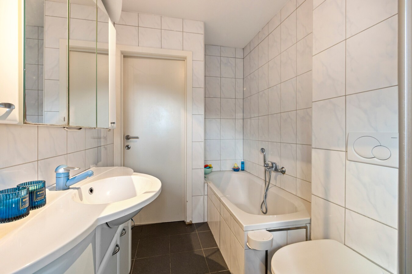 Centrum Dilsen: comfortabel appartement met terras en parking 