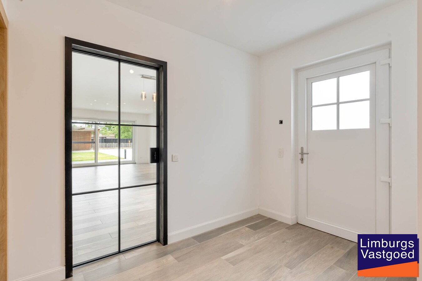 Exclusieve gezinswoning, 283m², 5 slpk, praktijkruimte op toplocatie 