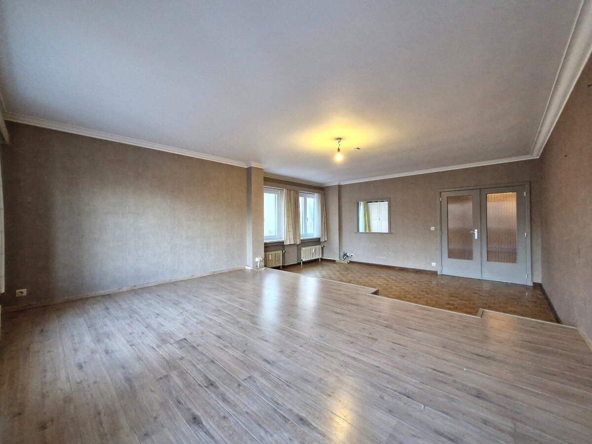 OPENDEURDAG 1/05/2026, 9:30 tot 12:00. Groot hoekappartement met open zicht over de markt te Blankenberge 