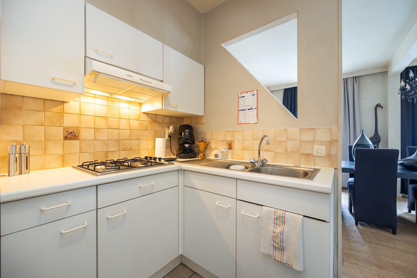 Volledig gerenoveerd dakappartement in centrum Sint-Antonius 