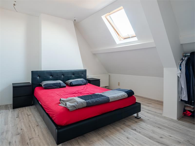 Ruime, subliem gerenoveerde woning in hartje Eeklo 