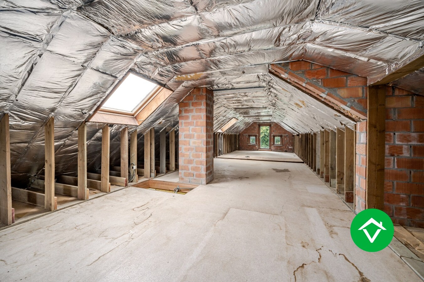 Charmante alleenstaande bungalow met zonnige tuin en garage in Torhout 