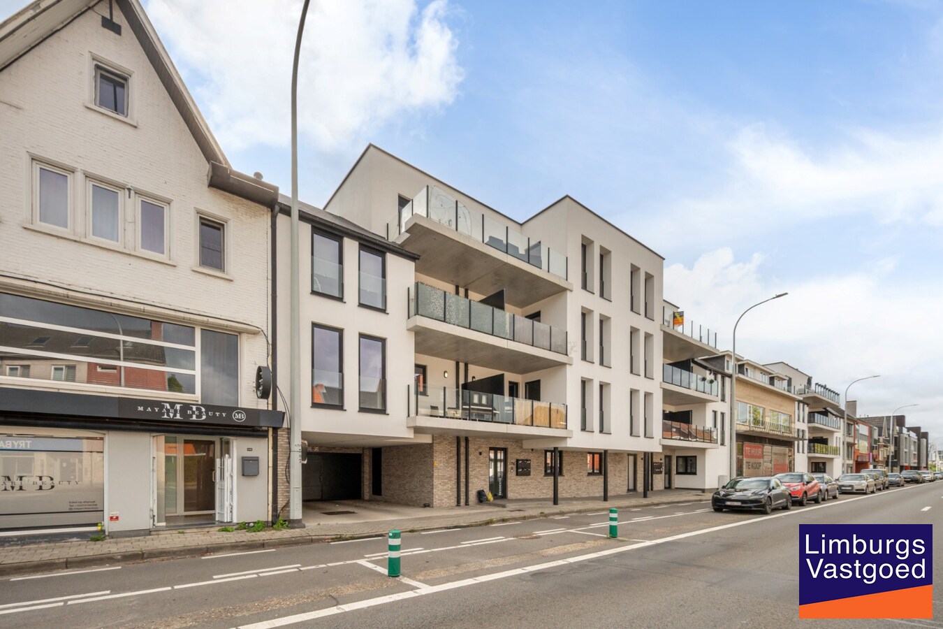 Appartement (80m²), 2 slpk, 2 ruime terrassen, autostaanplaats + kelderberging 