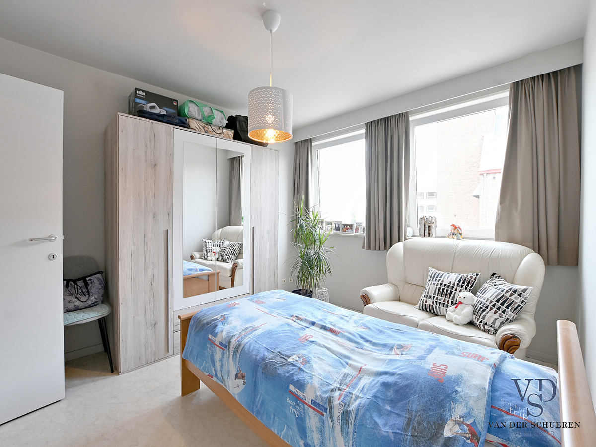 Tijdloos, ruim 1-slpk-appartement mét garagebox te centrum Gavere 