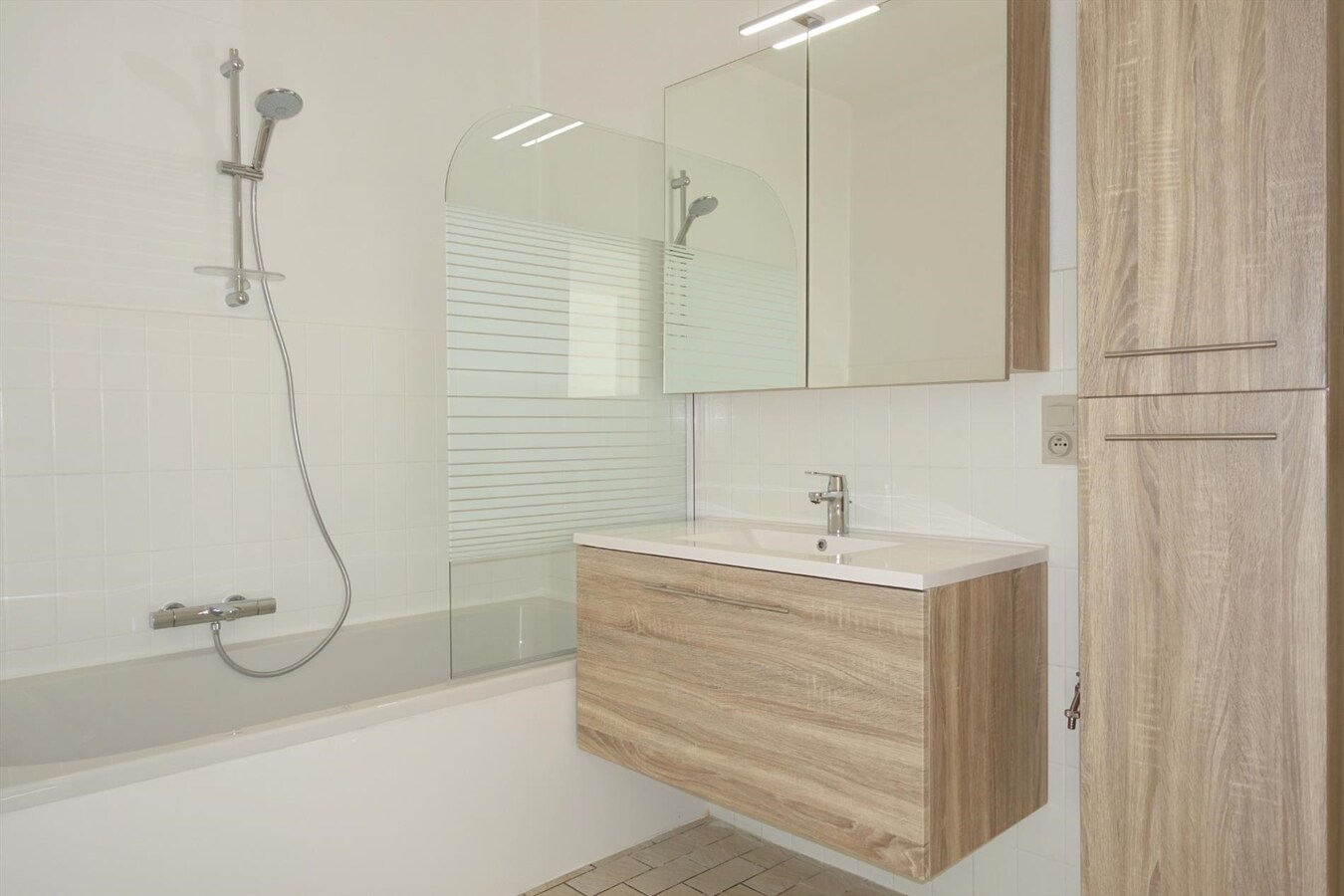 Gezellig instapklaar appartement met garage 