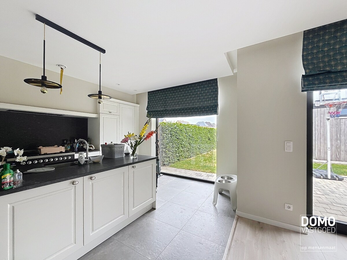 MODERNE WONING IN ALKEN MET TUIN, GARAGE, 3 SLAAPKAMERS EN 2 BADKAMERS 