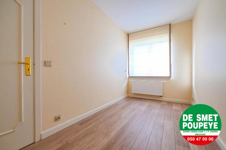 Zonnig hoekappartement nabij het station. 