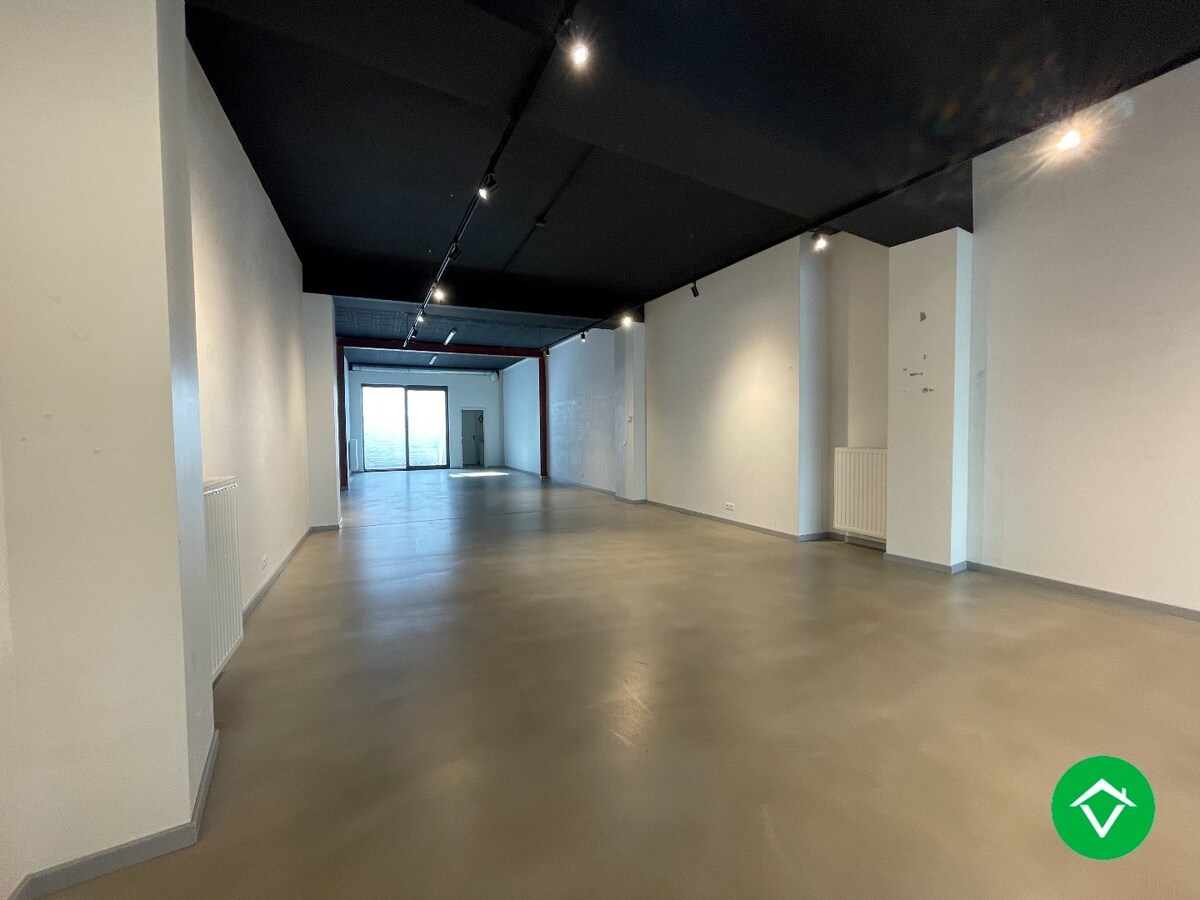 Centraal gelegen handelspand (129m²) in het centrum van Roeselare 