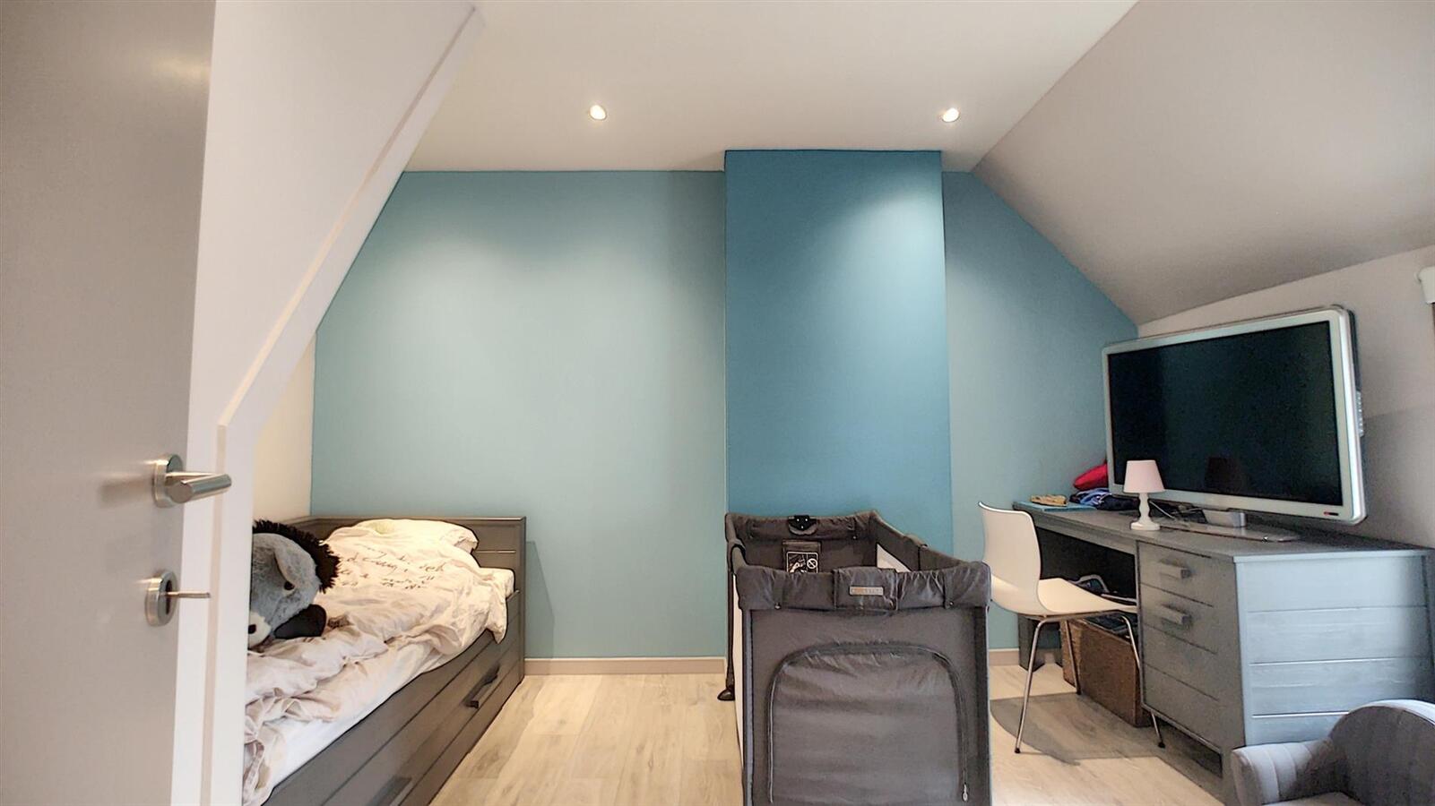 Knap gerenoveerde woning met dubbele garage - Heist 