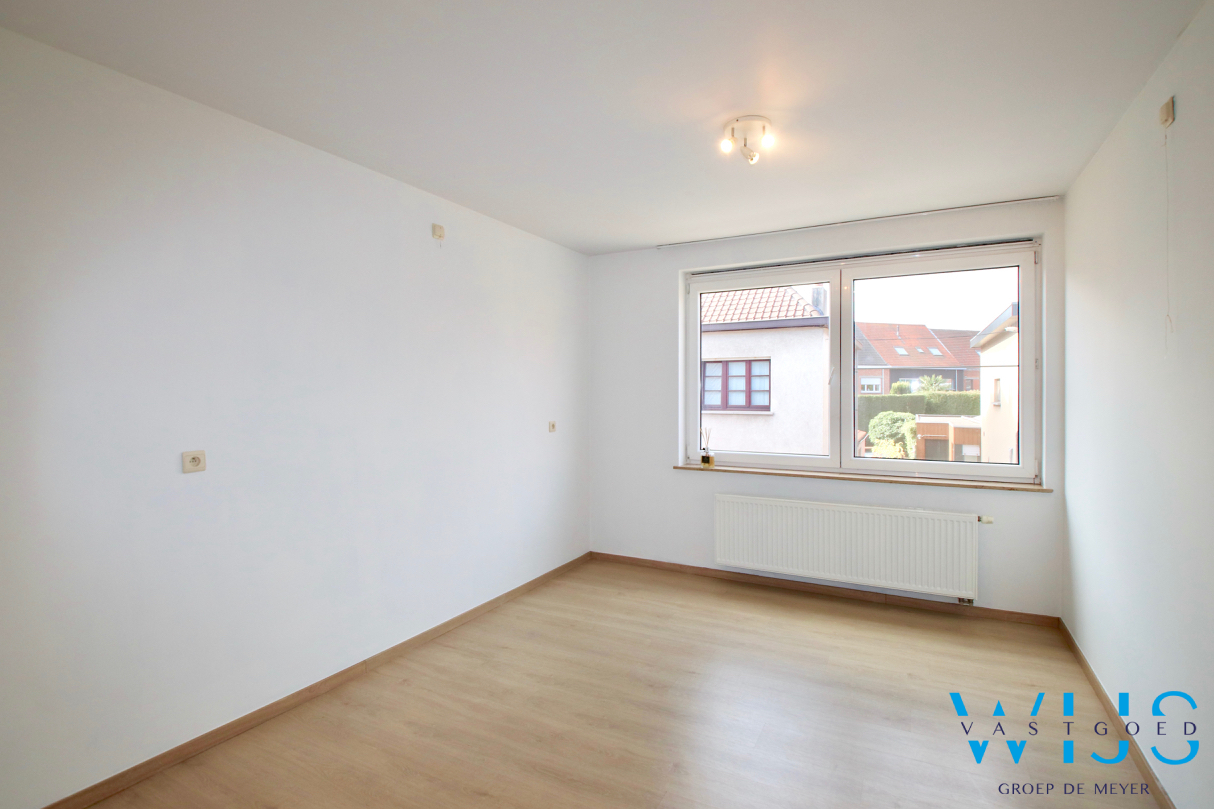 Instapklaar &amp; gezellig 3 slaapkamer appartement in hartje Zelzate! 