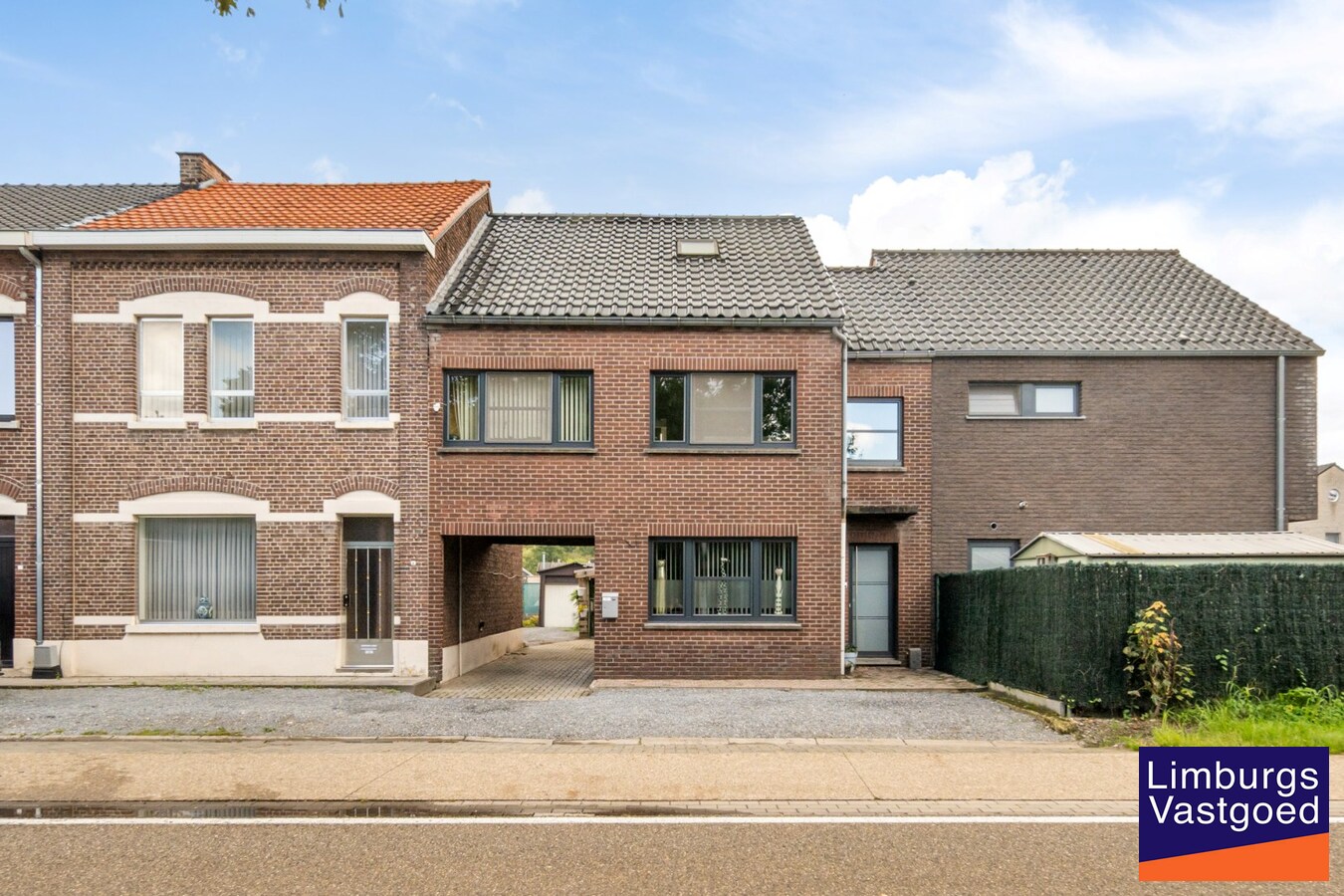 Centraal gelegen woning, 3 slpk, 181 m² bewoonbare oppervlakte, 3a 17ca 