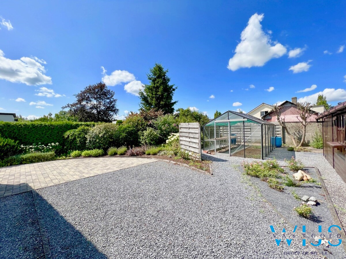 Enorm goed gelegen bungalow op 668 m² te Ertvelde ! 