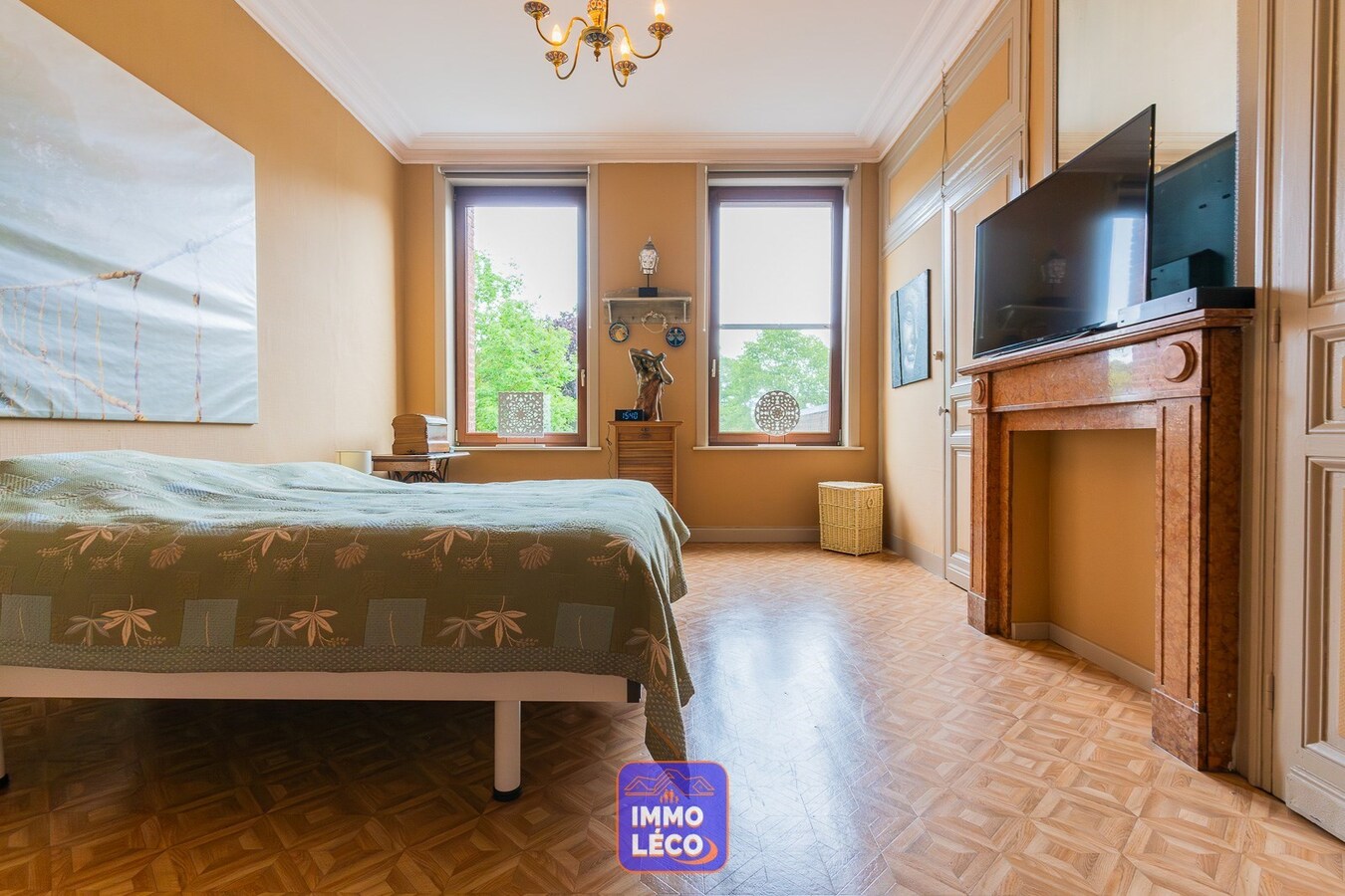 Maison Bourgeoise avec jardin, située à deux pas de la Place d'Herseaux ! 