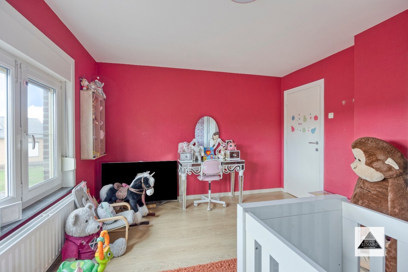 Gezinswoning met 5 slaapkamers, zonnepanelen 