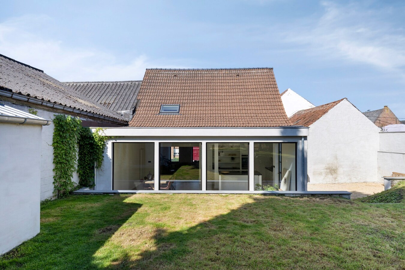 Prachtig volledig gerenoveerde half open bebouwing te Hoegaarden  - Energielabel B 