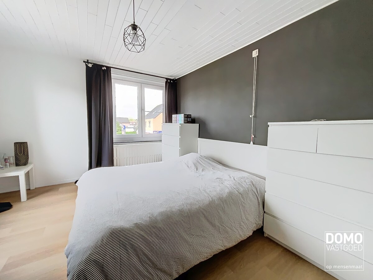 RUIME WONING MET TUIN EN 3 SLAAPKAMERS IN HERK-DE-STAD 