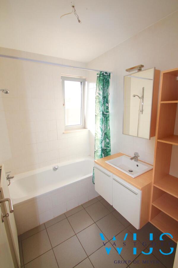 Tof 2 slaapkamerappartement met 2 terrassen te Eeklo! 