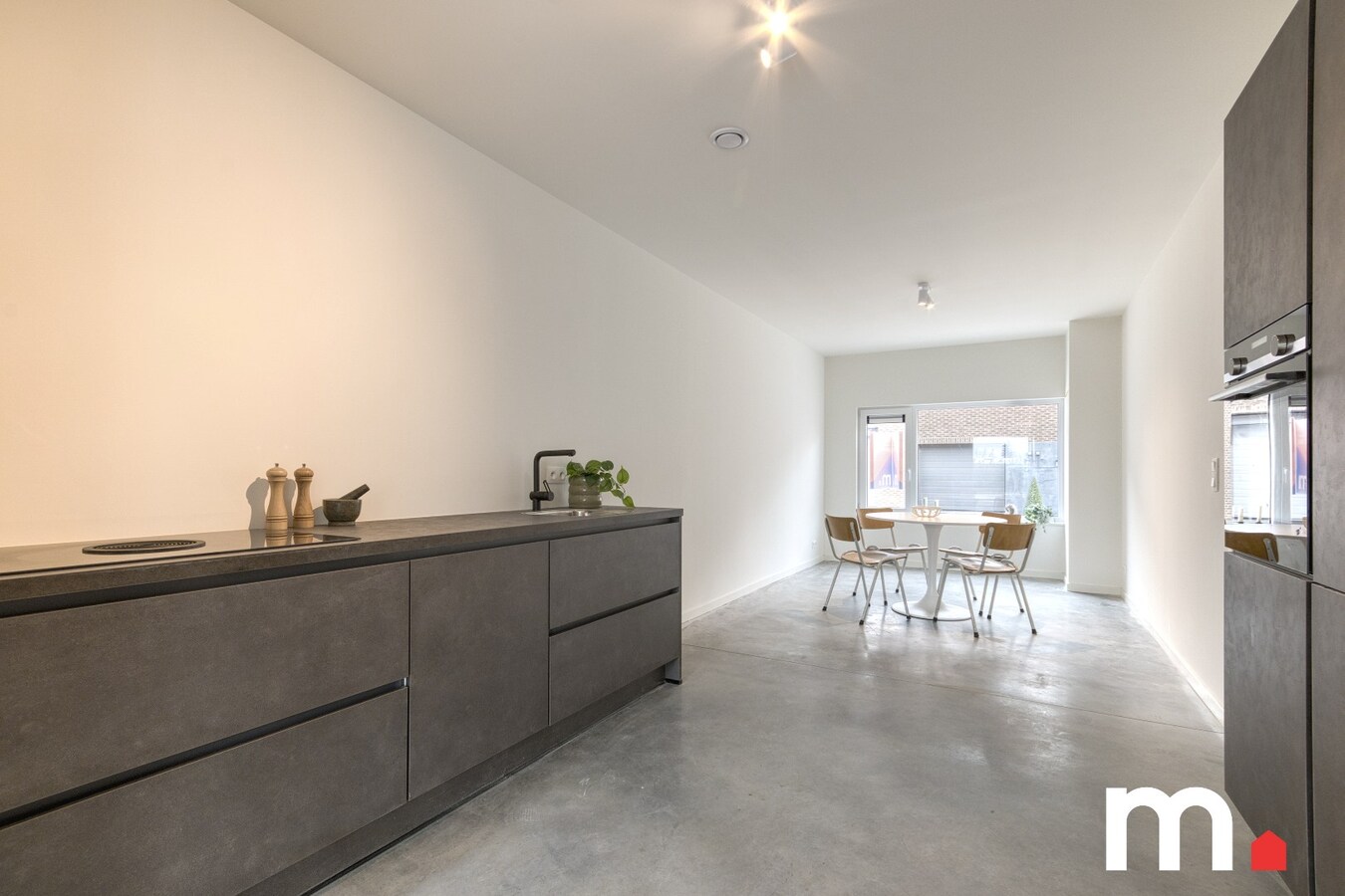 Totaal gerenoveerde woning met grote tuin en 3 slaapkamers te Heule ! EPC A ! 