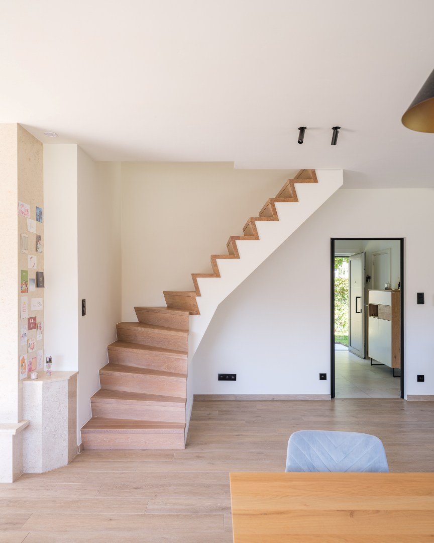 Open bebouwing met 5 slp. en tuin te Drongen 