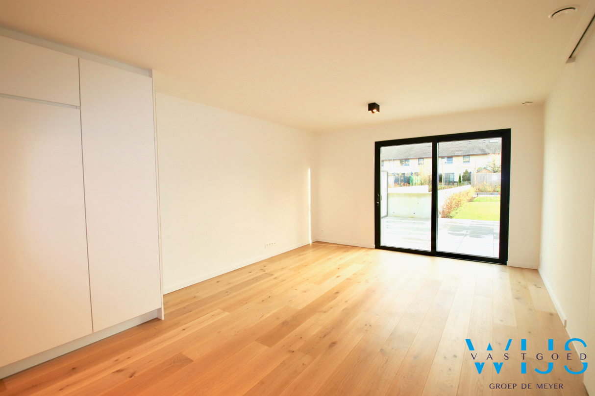 Zeer aangenaam gelijkvloers appartement met tuin te Belzele ! 