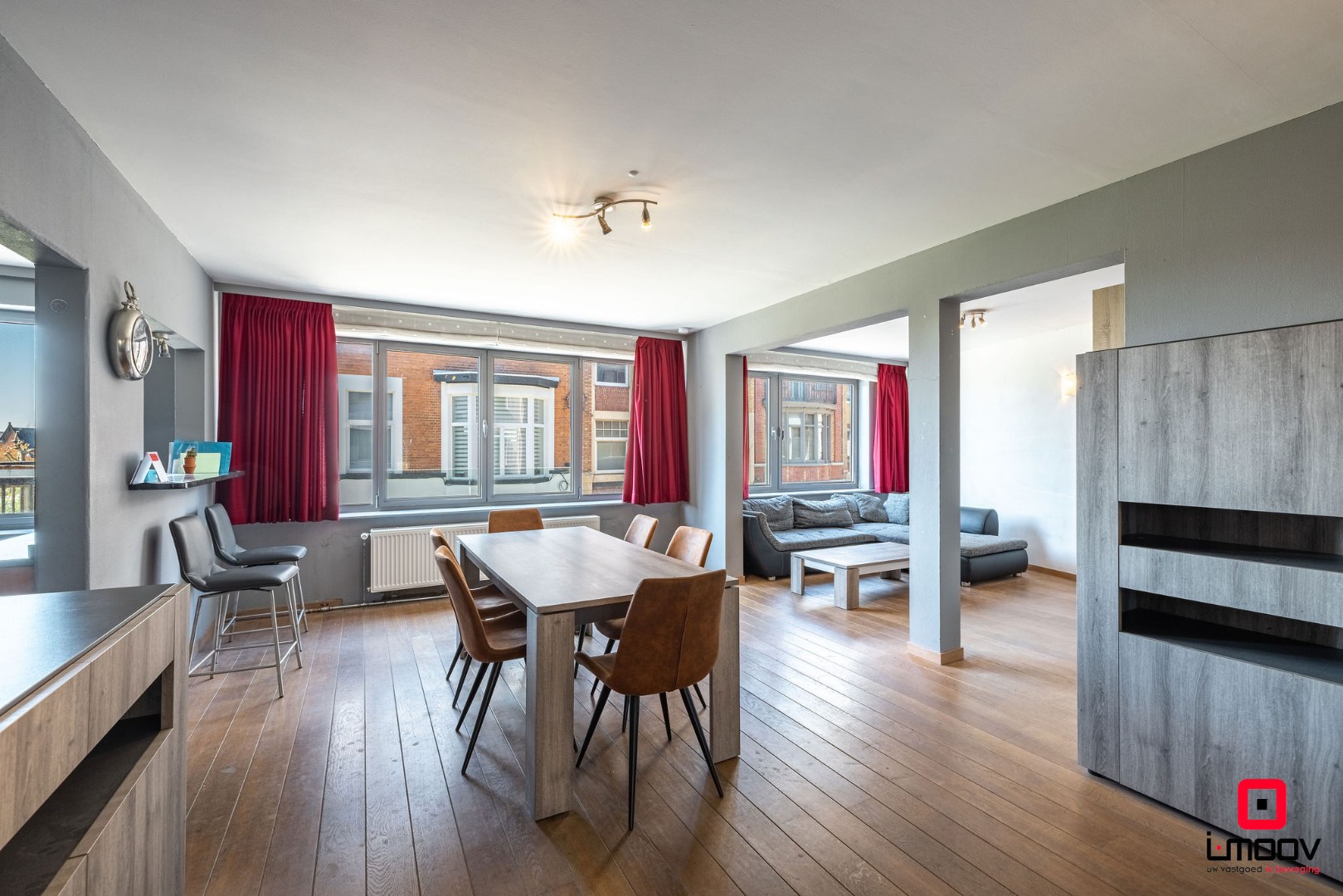 Instapklaar appartement met 2 slaapkamers, 2 badkamers en terras in hartje Gent 