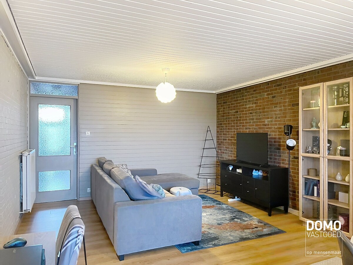 APPARTEMENT MET TERRAS IN HET CENTRUM VAN KERMT 