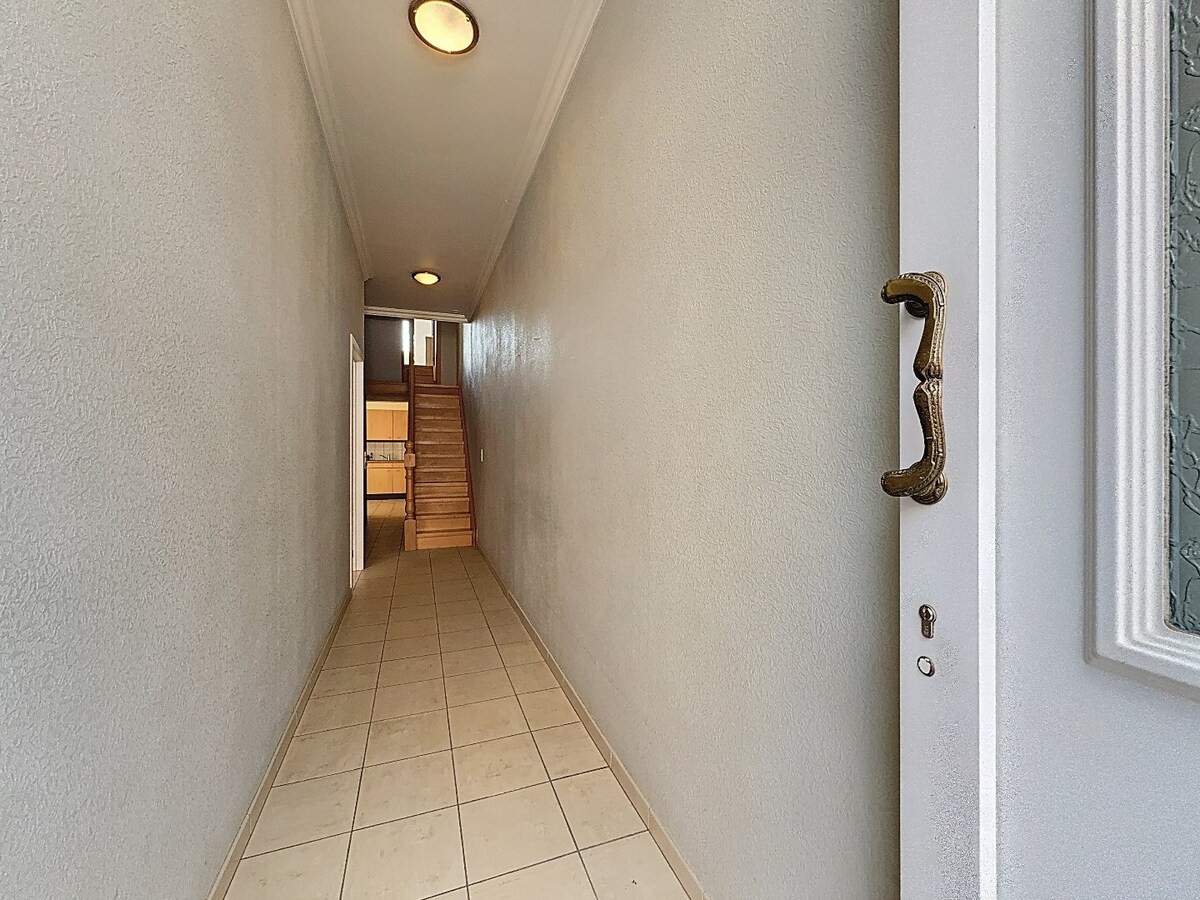 Ruime, instapklare woning met tuin te centrum Zottegem 