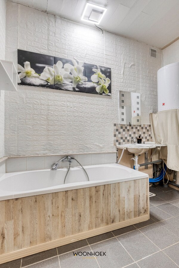 Centraal gelegen woning met 2 badkamers te Zele! 